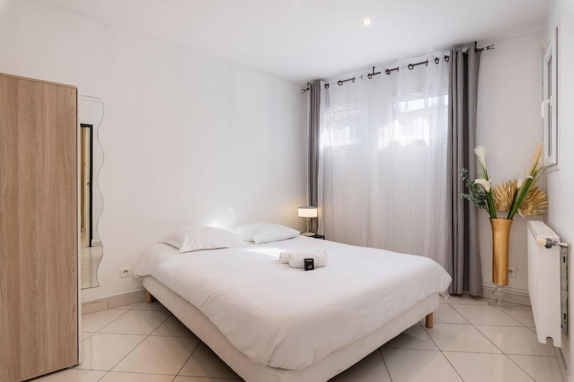 Maison Frappaz - 4 Bedrooms With Garden فيليوربان المظهر الخارجي الصورة